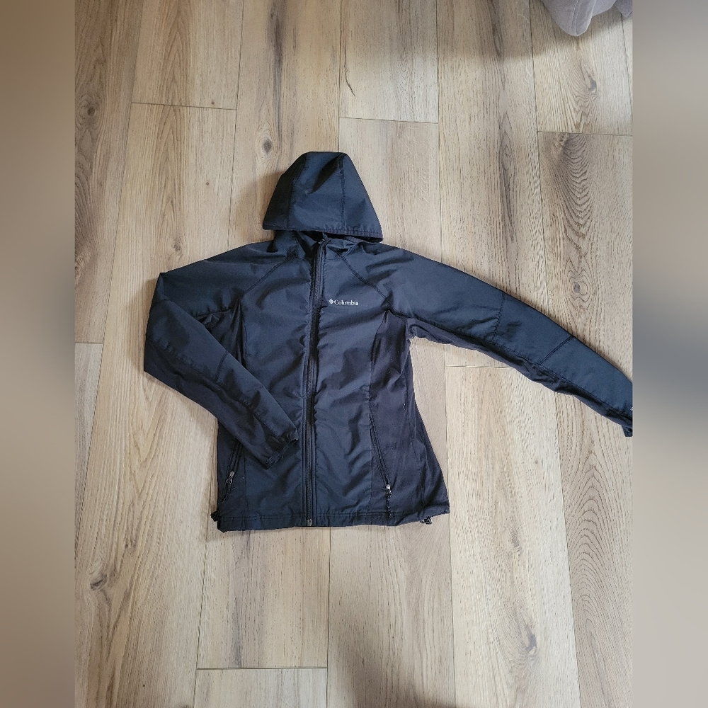 💫 Columbia omni shield size small wind jacket